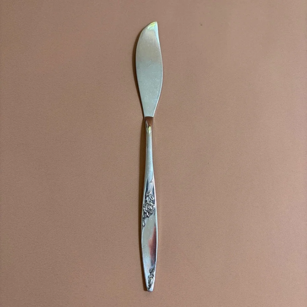 West Bend Twilight Rose Stainless Flatware 10 Dinner Knives Master Butter Knife